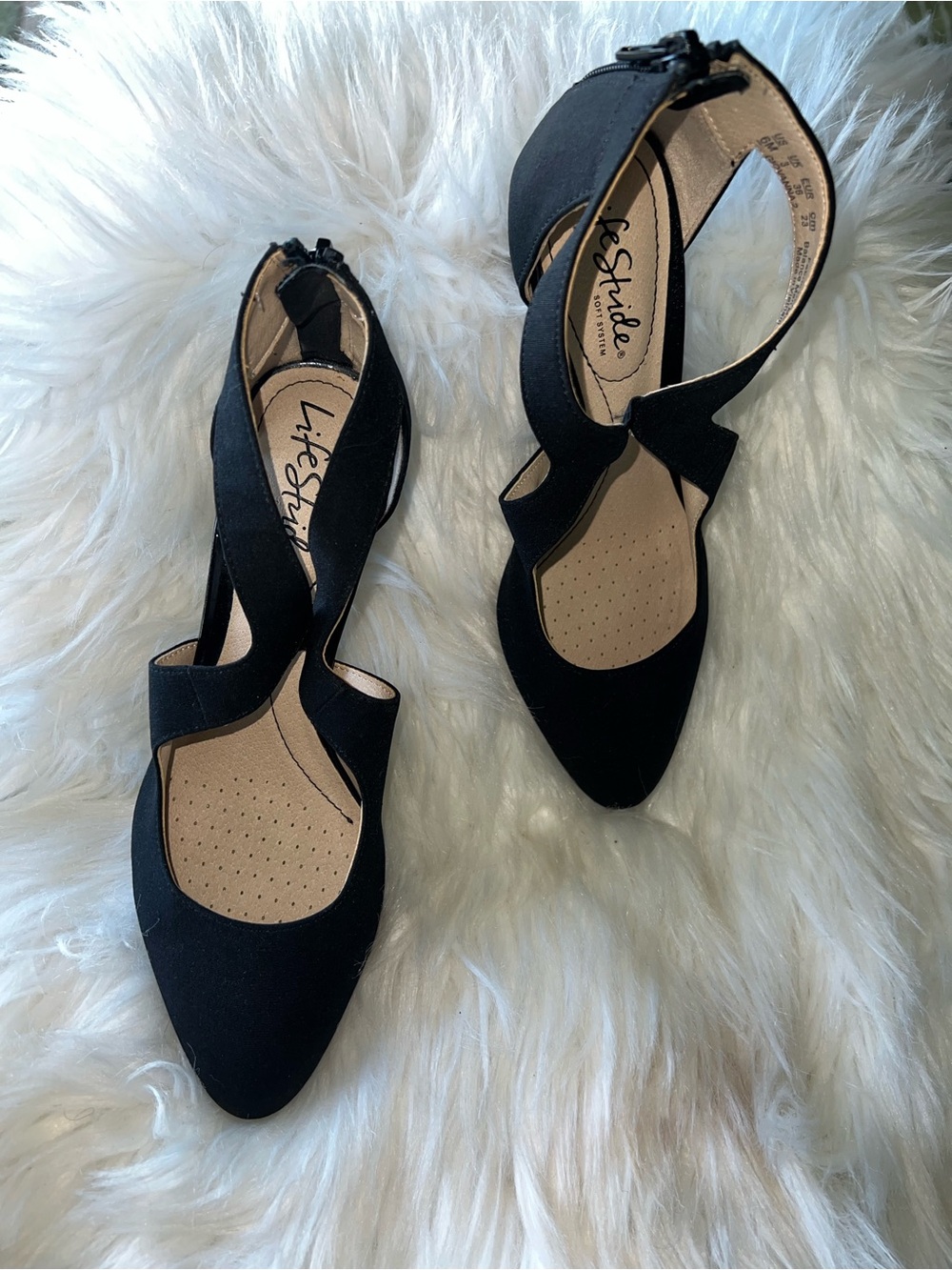 Life Stride Black Crisscross Pointed-Toe Ankle-Strap Heels